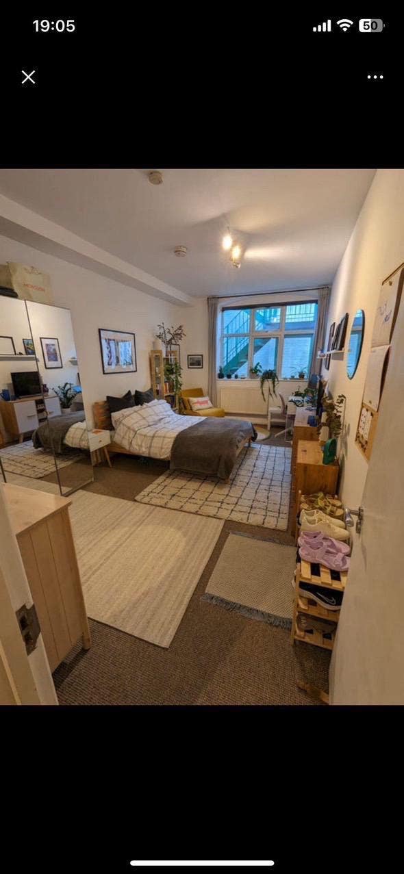 Huge double room in Homerton - from 1st September  Main Photo