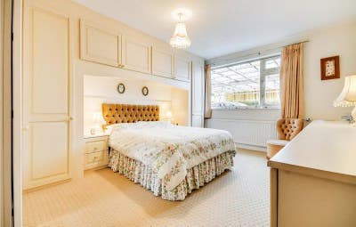 Spacious 3 Bedroom House to Rent in Romford Main Photo