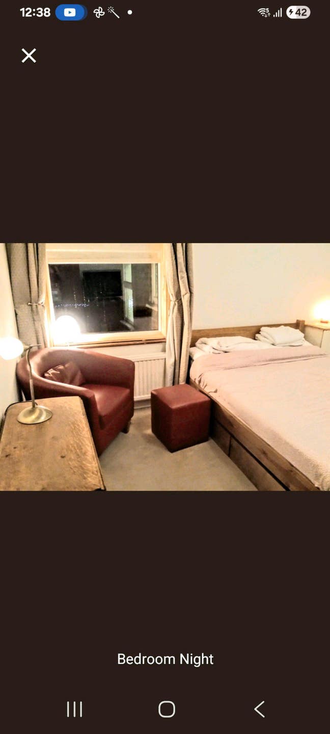 Beautiful Double Room Off Road Parking Town Centre Main Photo
