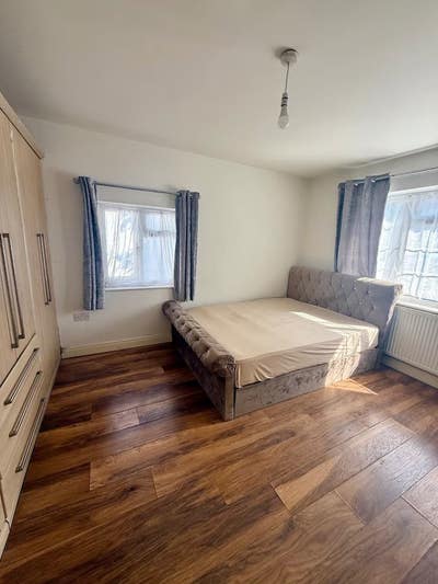 Spacious & Cosy Double Room for Rent – SL1  Main Photo
