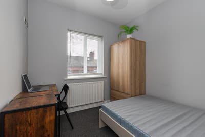 Calling All Students! 2 Furnished, Double, Rooms Main Photo