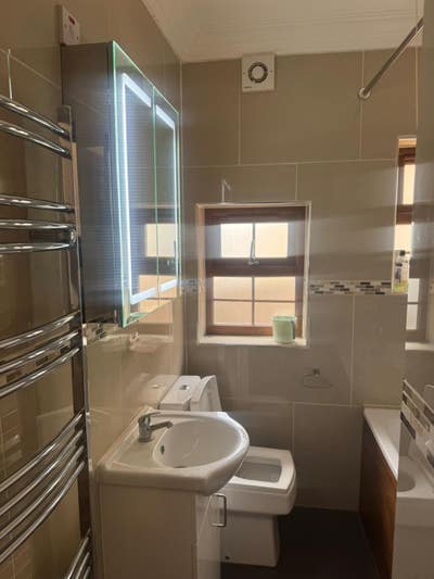 2 cozy room in croydon Main Photo