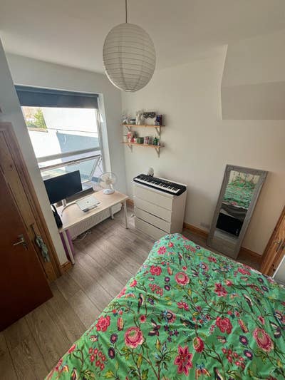 Cosy double bedroom with en suite - bills included Main Photo