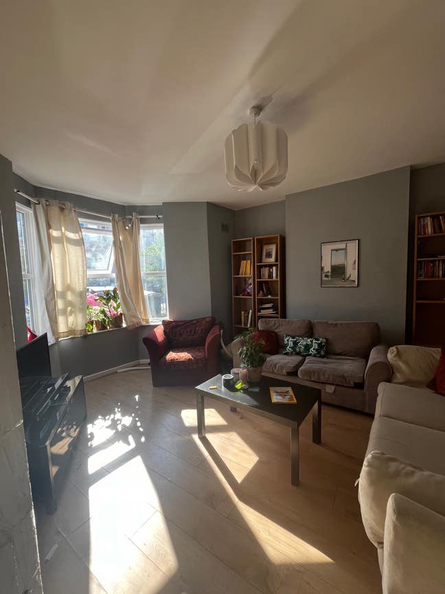 Double room for rent in St Paul’s Main Photo