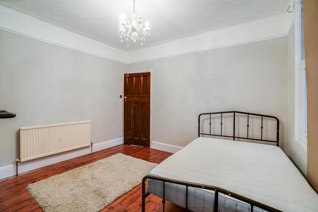 Beautiful Victorian house in Ilford Main Photo