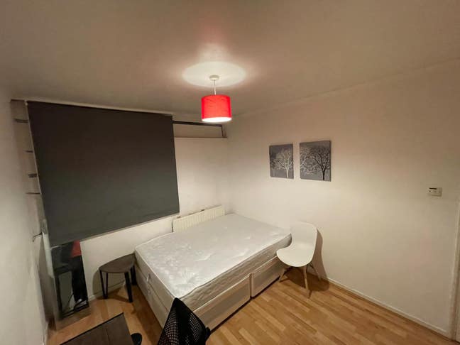 Nice double room on discount near Station/Wapping  Main Photo