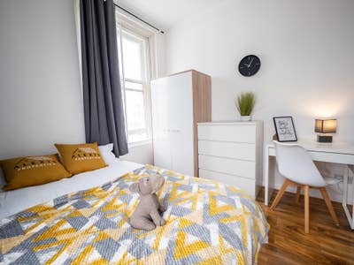 Modern En Suite Room | 2 Mins walk to seaside Main Photo