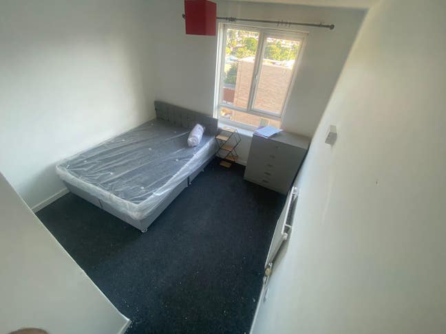 3 bed 1 bath in SE19  Main Photo