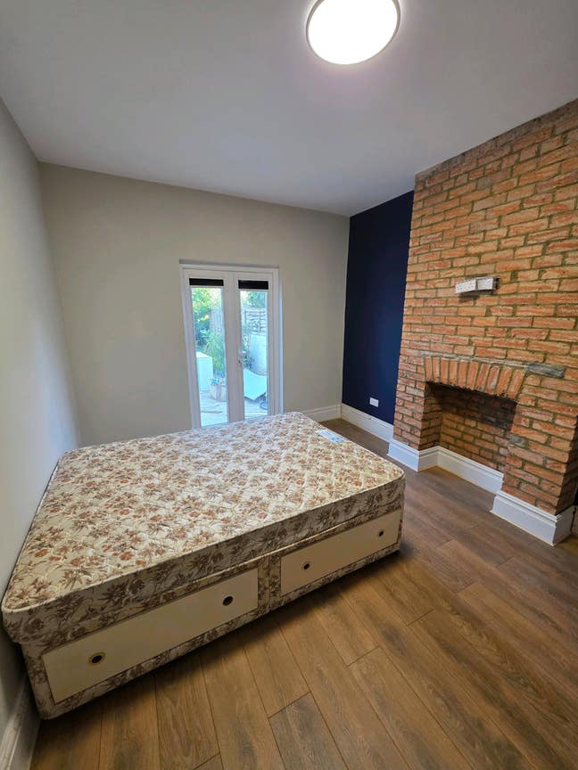 Two Bright Double Rooms in East Croydon Main Photo