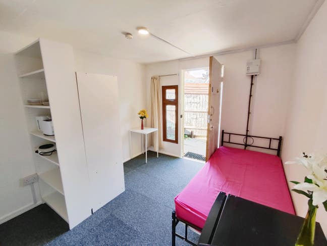 🎯 Furnished Studio Flat in Hayes Town UB3 🔥 Main Photo