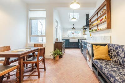 Bright Double Room - Elizabeth Line Main Photo