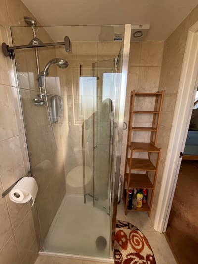 West  Wickham. Large double room with en-suite  Main Photo