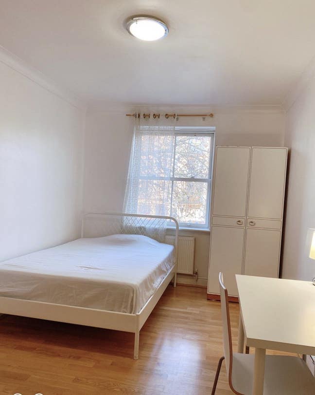 Large Double Room In Golders Green Road  Main Photo