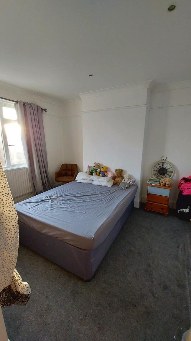 Furnished Double room to rent for a professional Main Photo