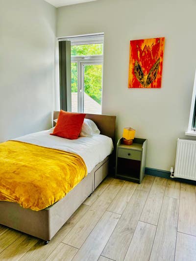 Fuurnished Double Ensuite Room in Beautiful House Main Photo