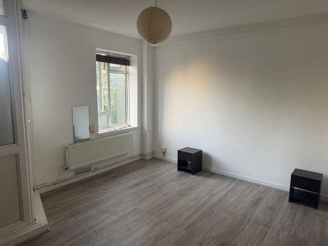 Large Double Room Main Photo