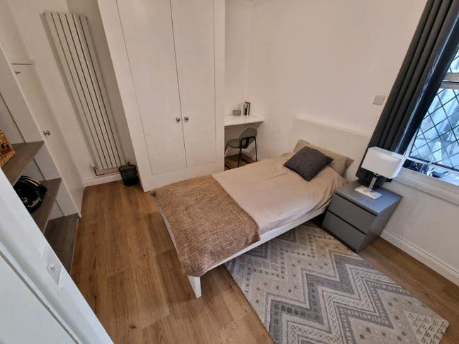 Double Room Central Croydon Main Photo