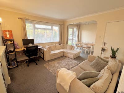 Room to rent in cosy 2-bed flat in Bromley Main Photo