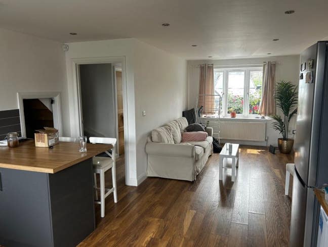 Spacious house close to Bristol Airport  Main Photo