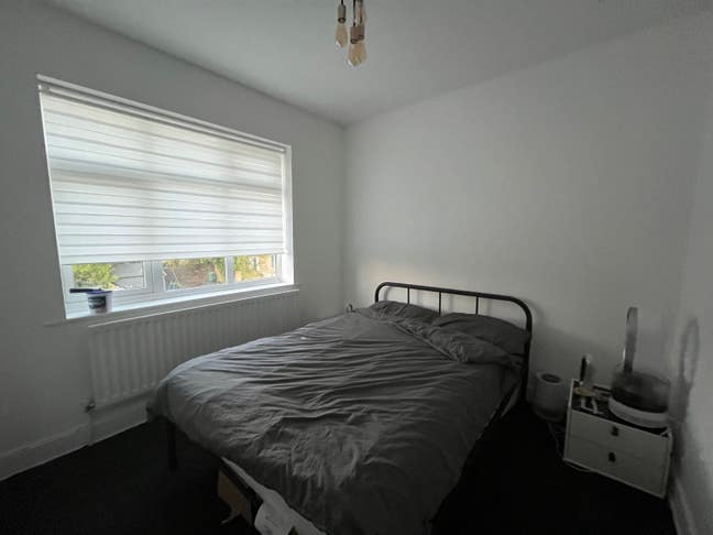 Double room in 3 bed house Main Photo