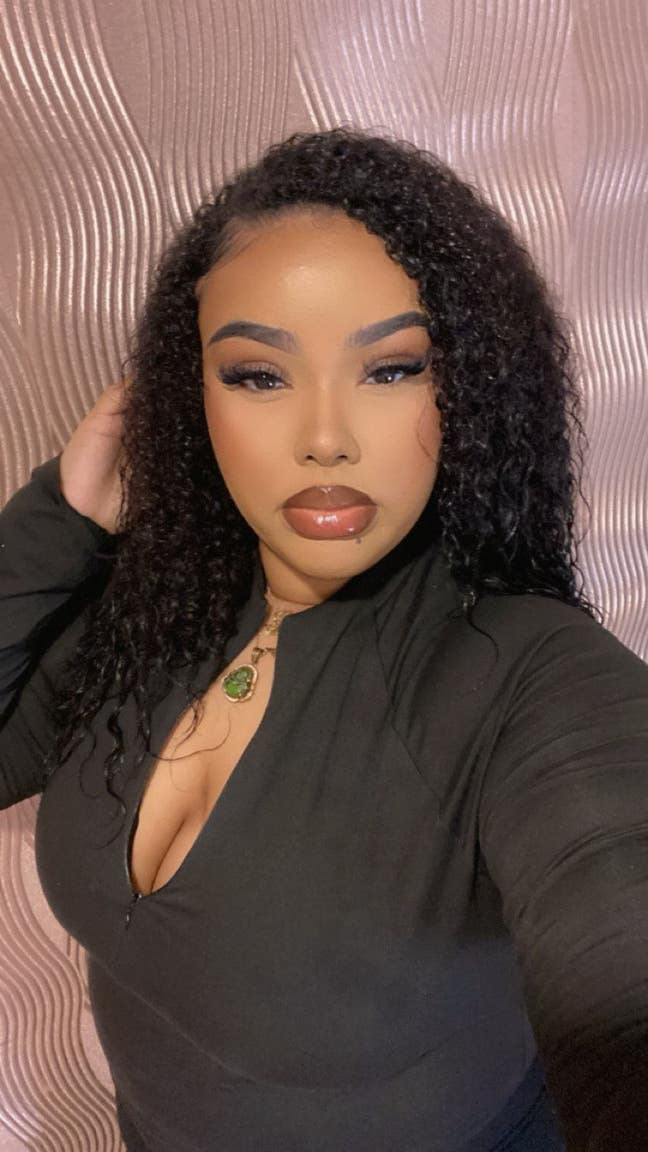 I am a 21 year old female,looking for a singl... Main Photo