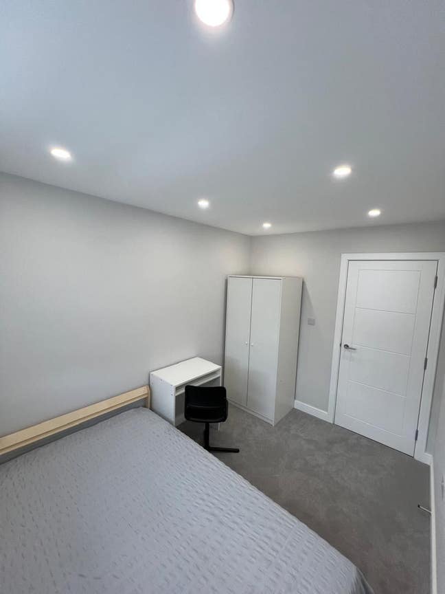 Modern Double Room to Rent – Clean, Nice & Great L Main Photo