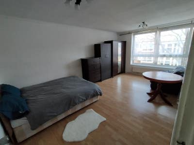 ** Massive Double Room Available for Couple ** Main Photo