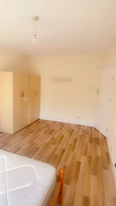 Two Double bed rooms available  Main Photo