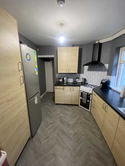 Spacious, Modern Home – All Bills Inc – Near City, Main Photo