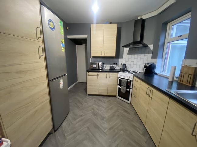 Spacious, Modern Home – All Bills Inc – Near City, Main Photo