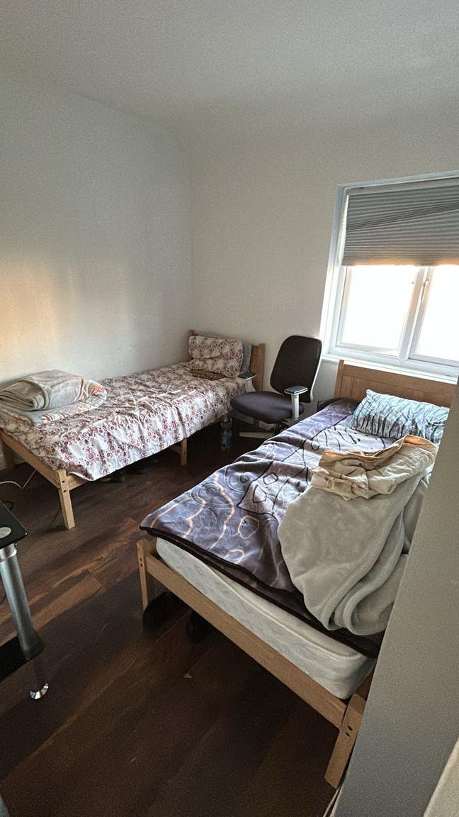 Two Rooms Available to Rent – Family Home Main Photo