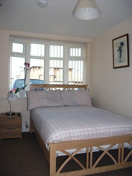 Lovely Double Room - Gosforth All Bills inc. Main Photo