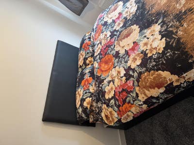 A single room in a 2 bedroom flat Main Photo