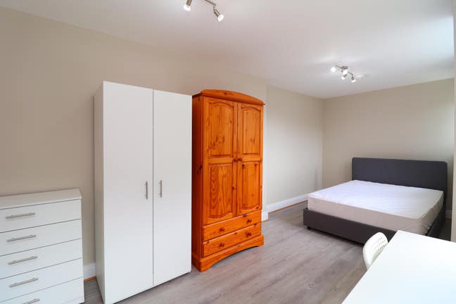 2 Modern Rooms in New House – Walk to Canada Water Main Photo