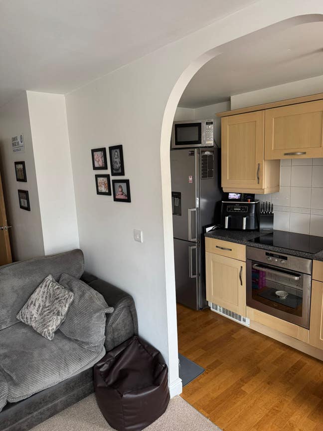 2 bedroom spacious 1floor flat  Main Photo