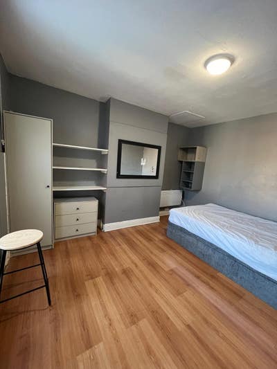 Room in Leicester LE4 7AN Main Photo