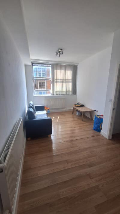 2-Bedroom Apartment for Rent – Swindon Town Centre Main Photo