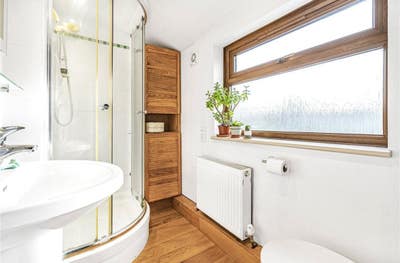 Stunning en-suite double room off Magdalen Road Main Photo