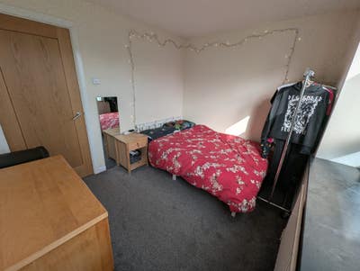 Double room in Spacious Sunny Creative Flat Main Photo