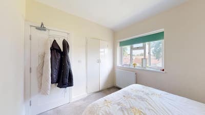 Close to Town Centre | Double Room with En-Suite! Main Photo