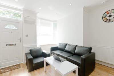 Cheapest Student accommodation nearest to RHUL Main Photo