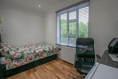 Premier Ensuite -£220 P.W- 50st jude road Main Photo