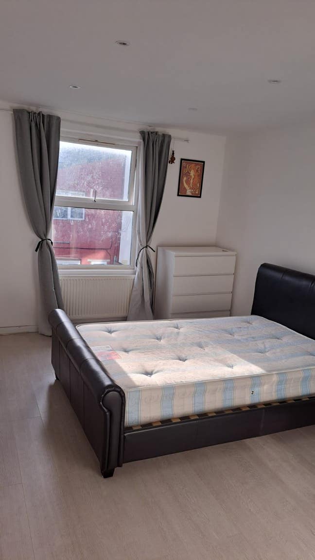 Zone 2- W10 Furnished Ensuite Double Rooms  Main Photo