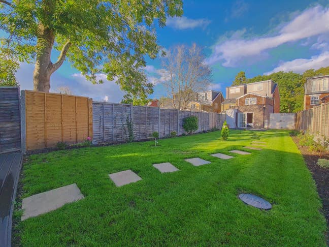 Premier Ensuite -£245 P.W- 48st jude road Main Photo