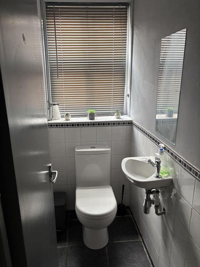 Large/Medium  Room in Superb location   Main Photo