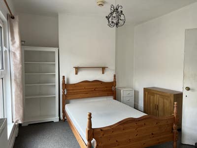 Large room in 3 bed house in NN1 Main Photo