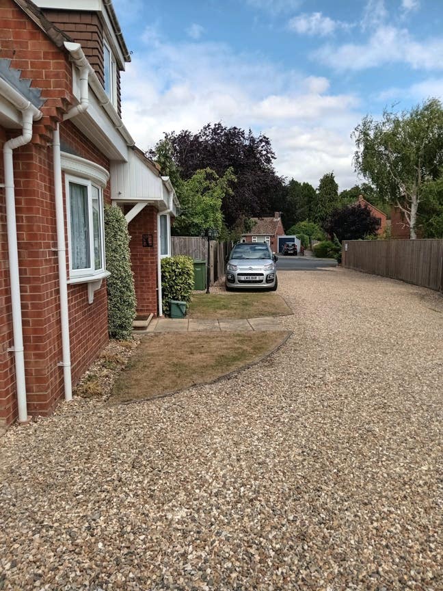  Mon - Fri Only Main Photo