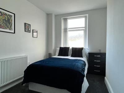 Spacious Double Room Broadway LA1 Main Photo