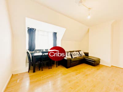 5 Bedroom House to Rent in Morden  Main Photo