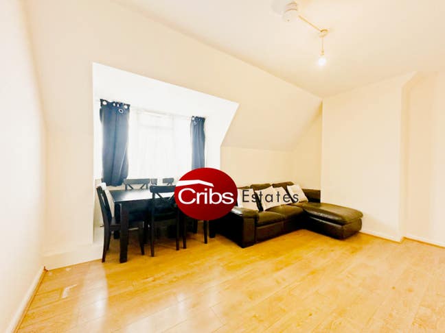 5 Bedroom House to Rent in Morden  Main Photo
